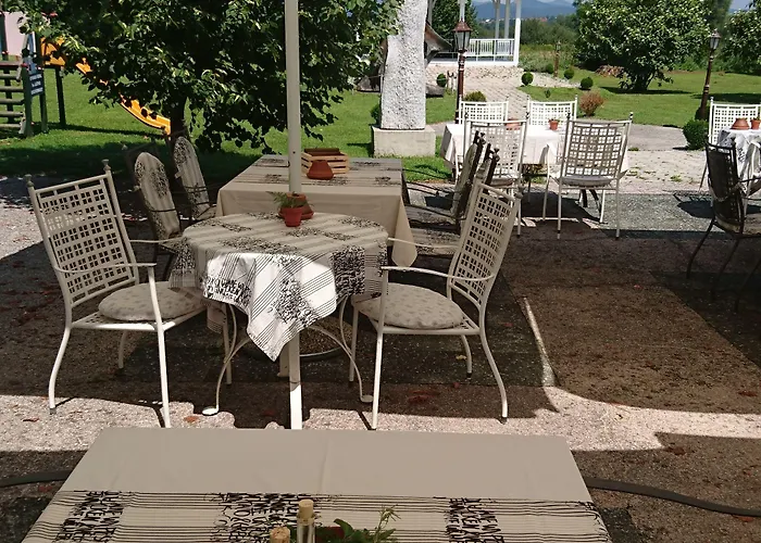 Bistra Hiša za goste 3*