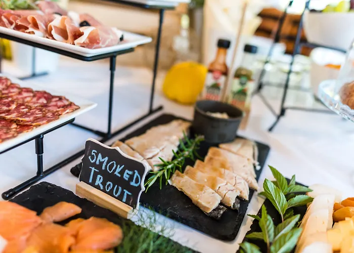 Bistra Hiša za goste 3*