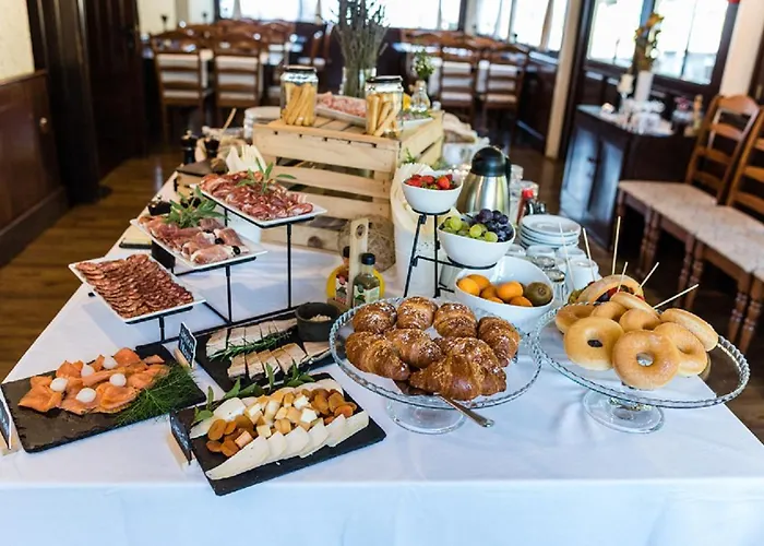 Bistra Hiša za goste 3*